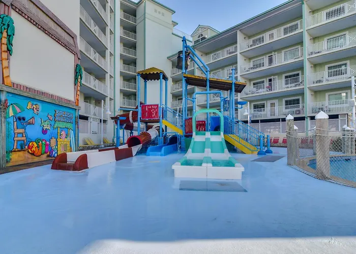 Holiday home Waterfront W/ Water Park, Walk To The Beach!
