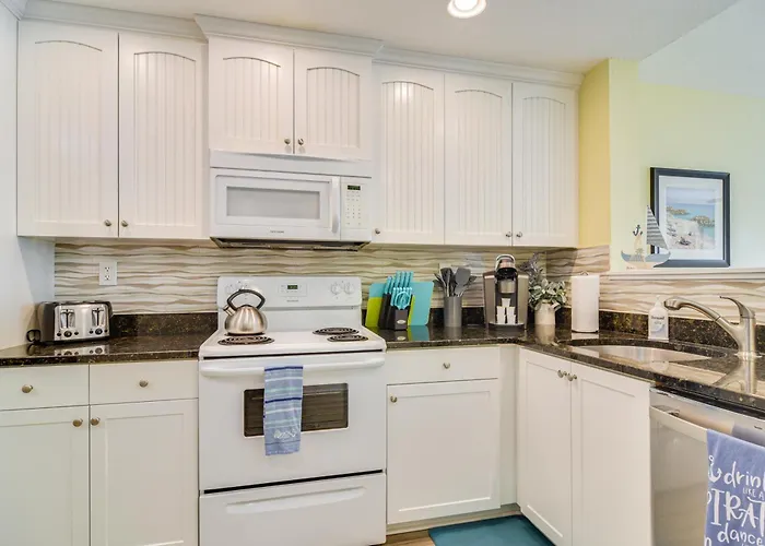 Waterfront W/ Water Park, Walk To The Beach! Holiday home Clearwater Beach
